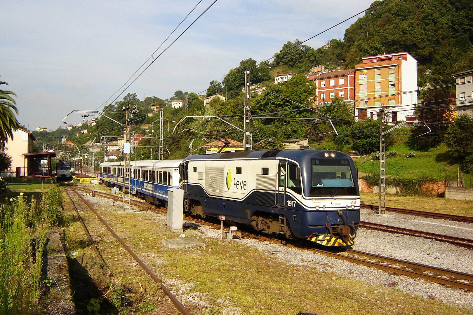 Special train on saturday morning 10th-sep-11 in Asturias; Northern Spain.