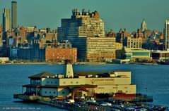 Spectacularly located on the Hudson River Chart House Restaurant and New York Skyline