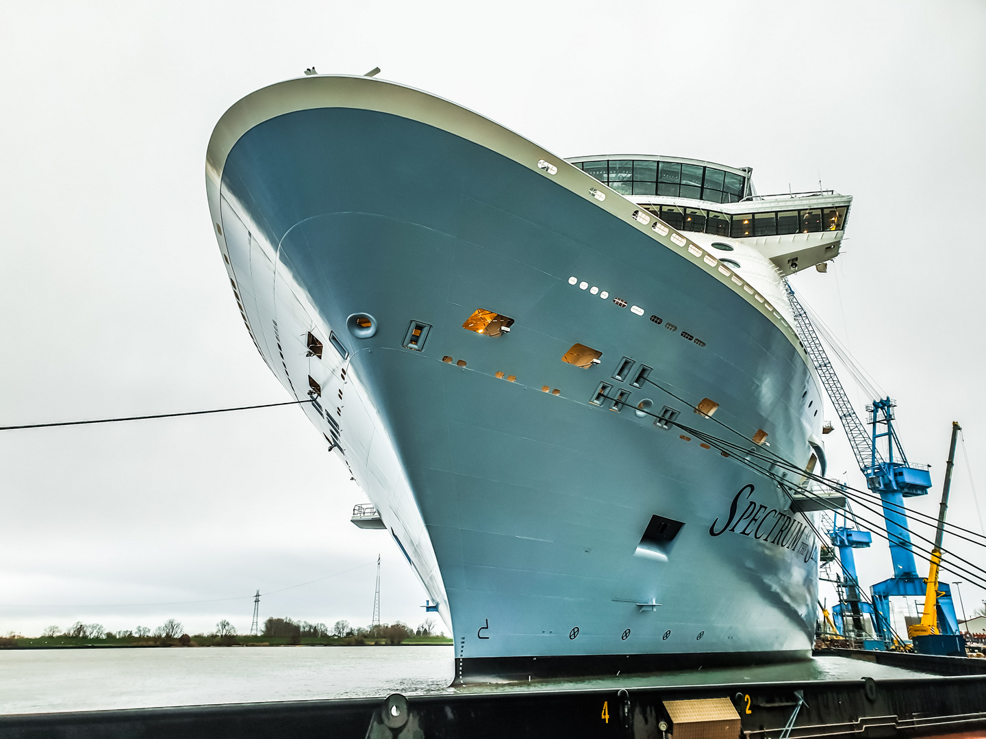 Spectrum of the Seas an der Meyer-werft in Papenburg 