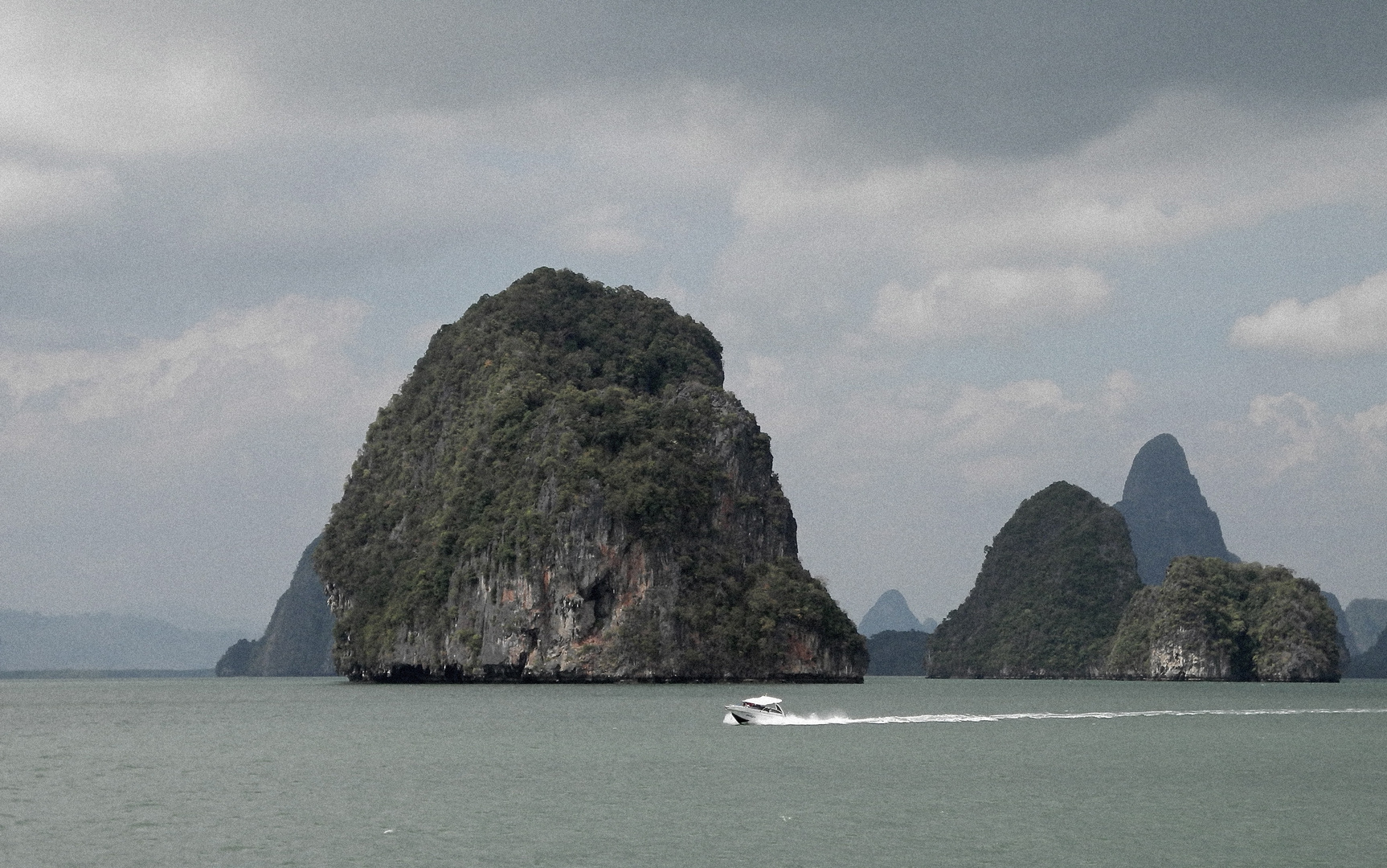 Speed Boat Trip to James Bond Island II