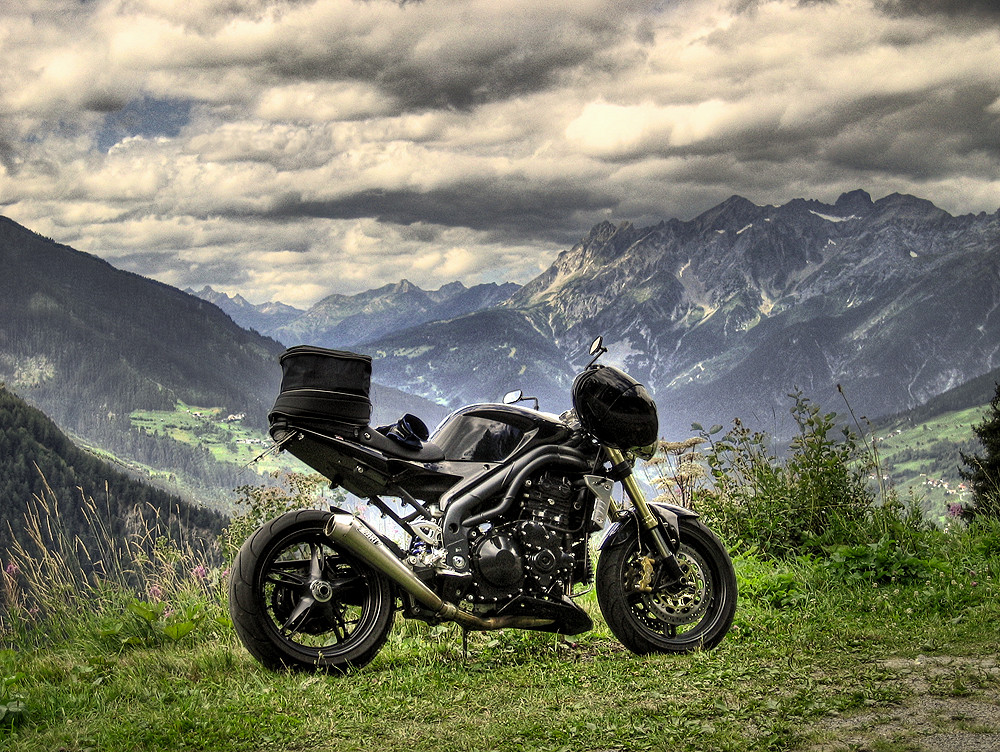 Speed Triple am Arlberg