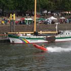 Speedboot auf der Weser in Bremen