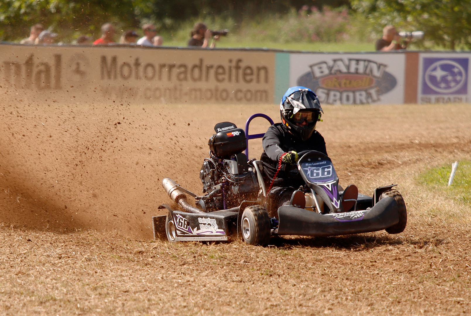 Speedkart auf der Grasbahn Rundstrecke