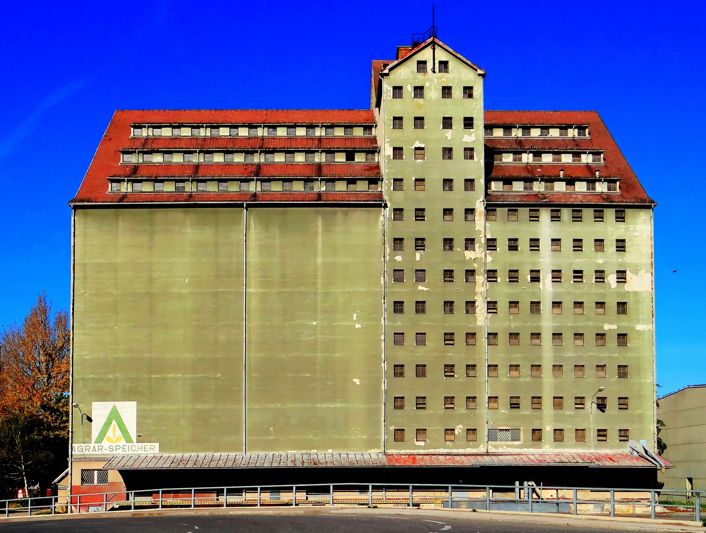 SPEICHER IM ALBERNER HAFEN - WIEN - SIMMERING