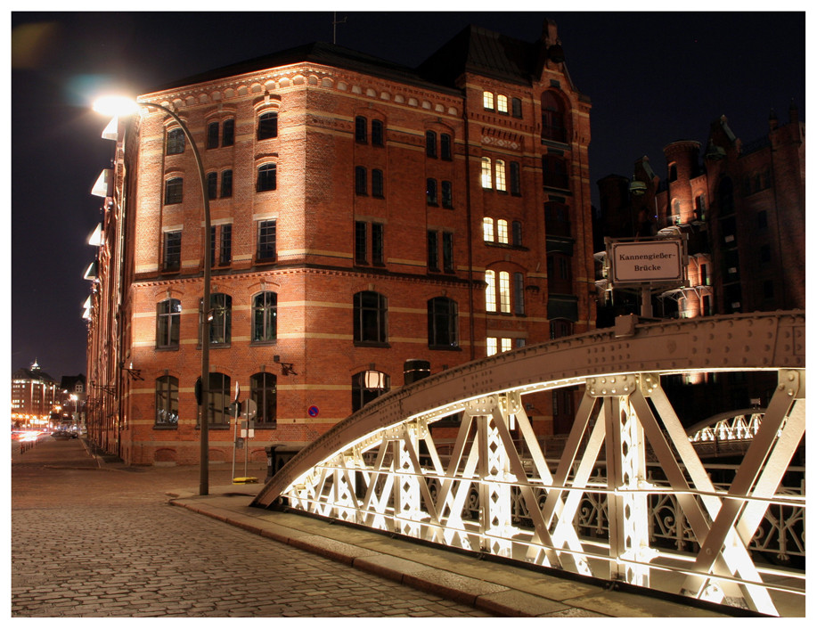 Speicherstadt bei Nacht (1)