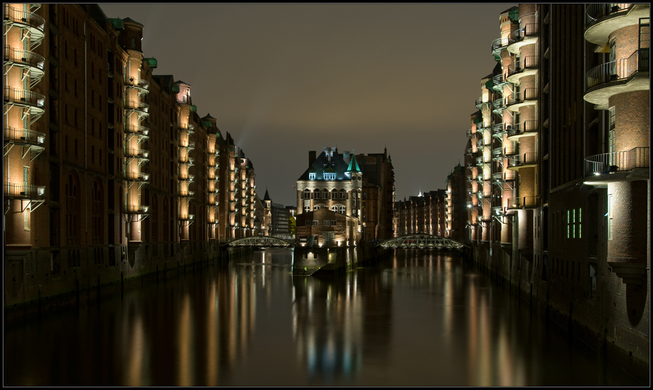 ...Speicherstadt bei Regen....