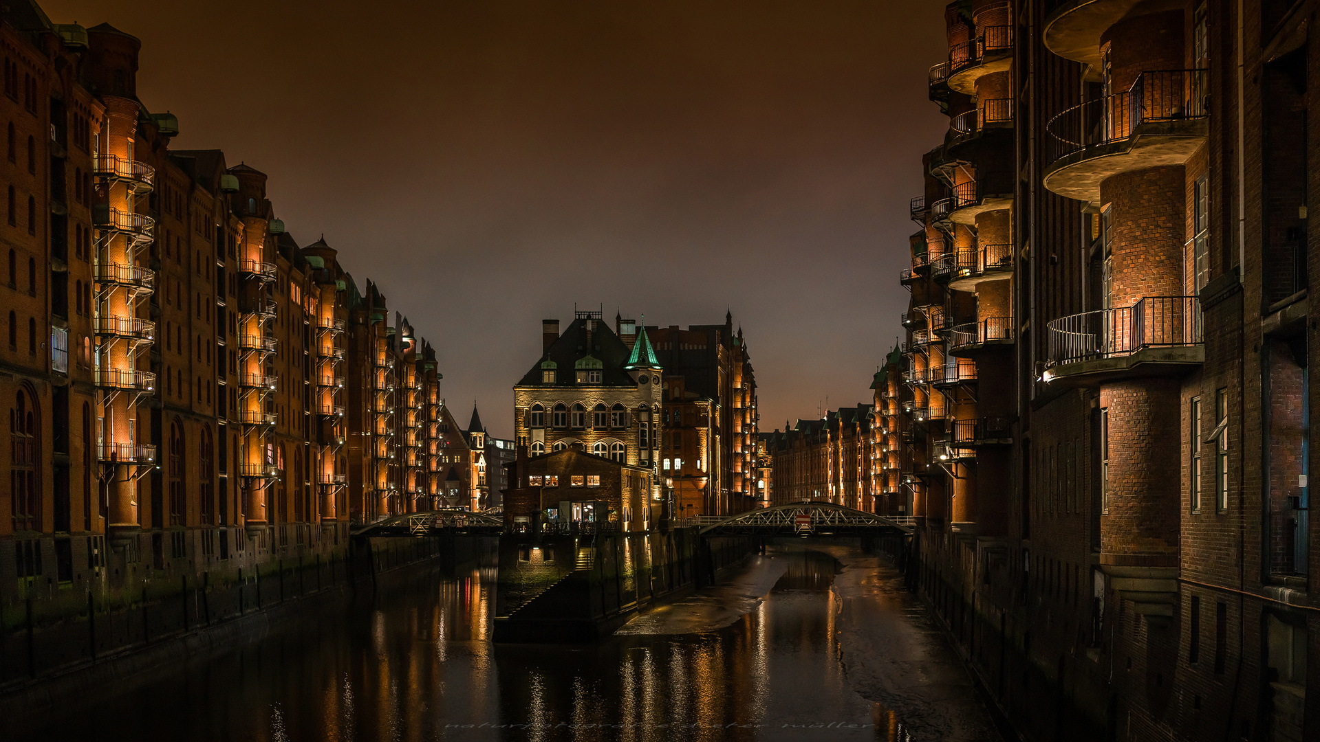 [ Speicherstadt ... ]