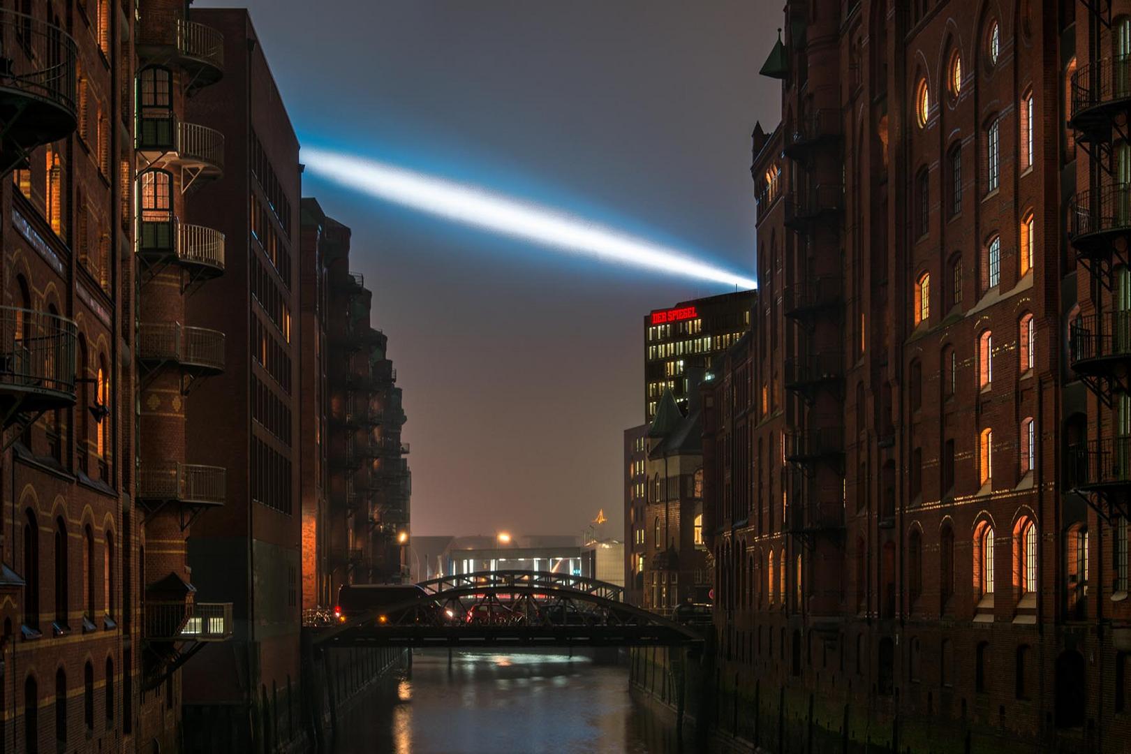 Speicherstadt, Crossing the Elbe