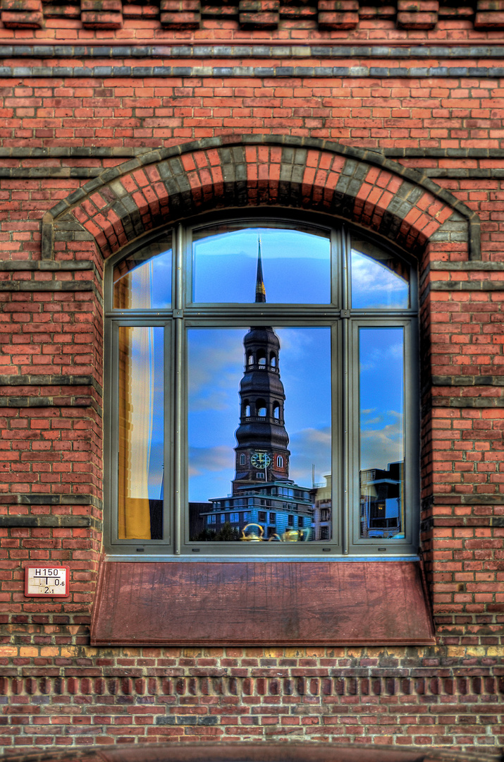 Speicherstadt Fensterspiegelung St-Kathi
