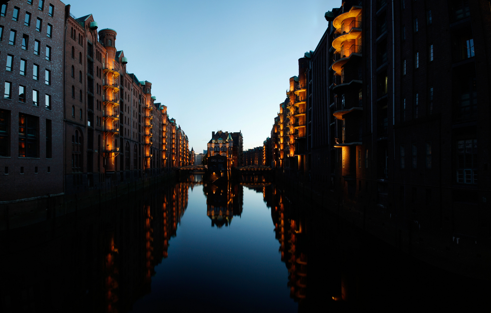 Speicherstadt Hamburg bei Nacht