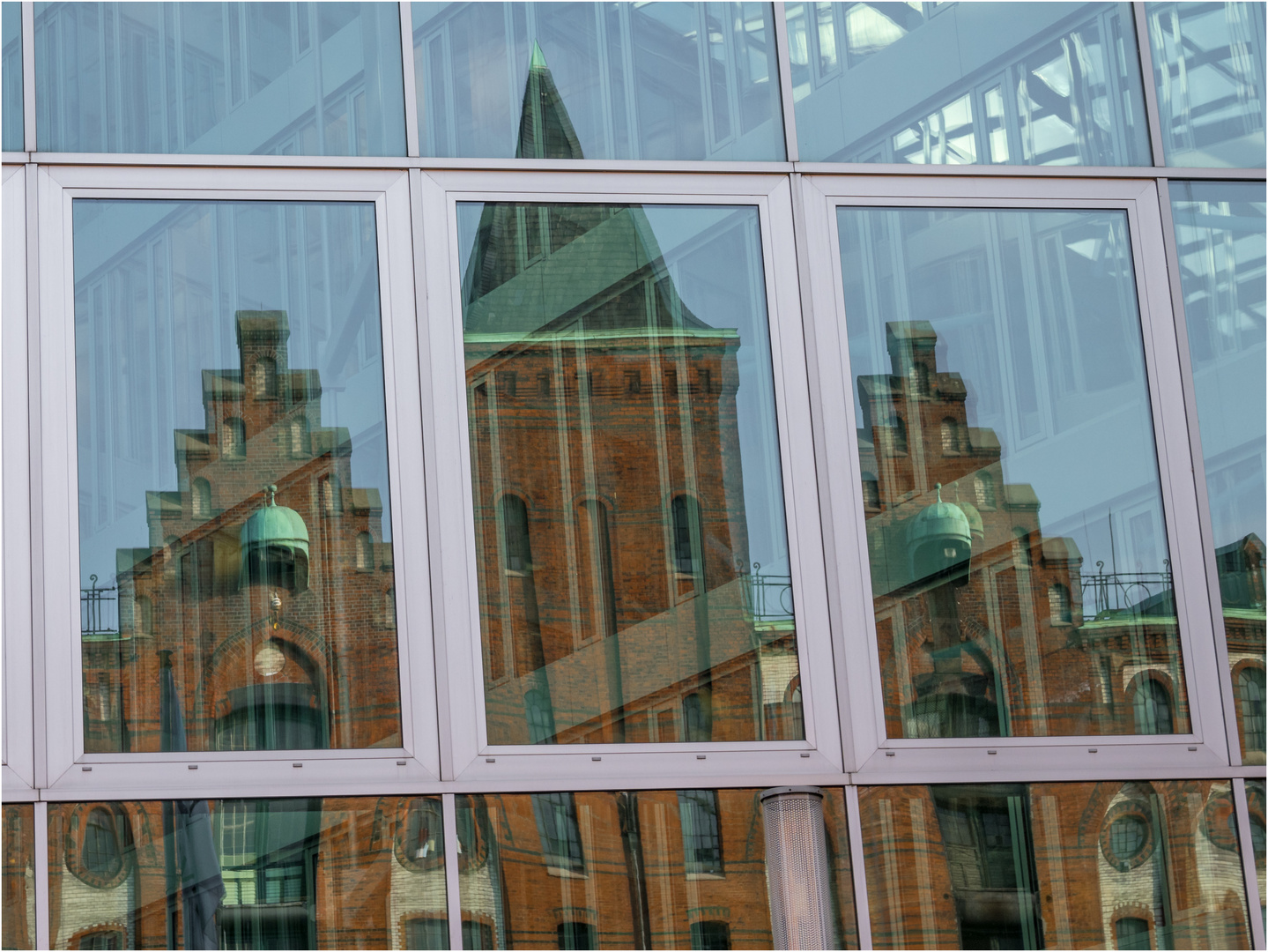 Speicherstadt Hamburg - Dienstag ist Spiegeltag - 