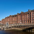 Speicherstadt Hamburg, im Vordergrund die Jungfernbrücke, sie ist eine unter Denkmalschutz...