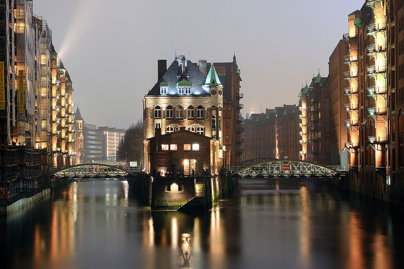 Speicherstadt Hamburg - Poggenmühlenbrücke und Elbschlösschen