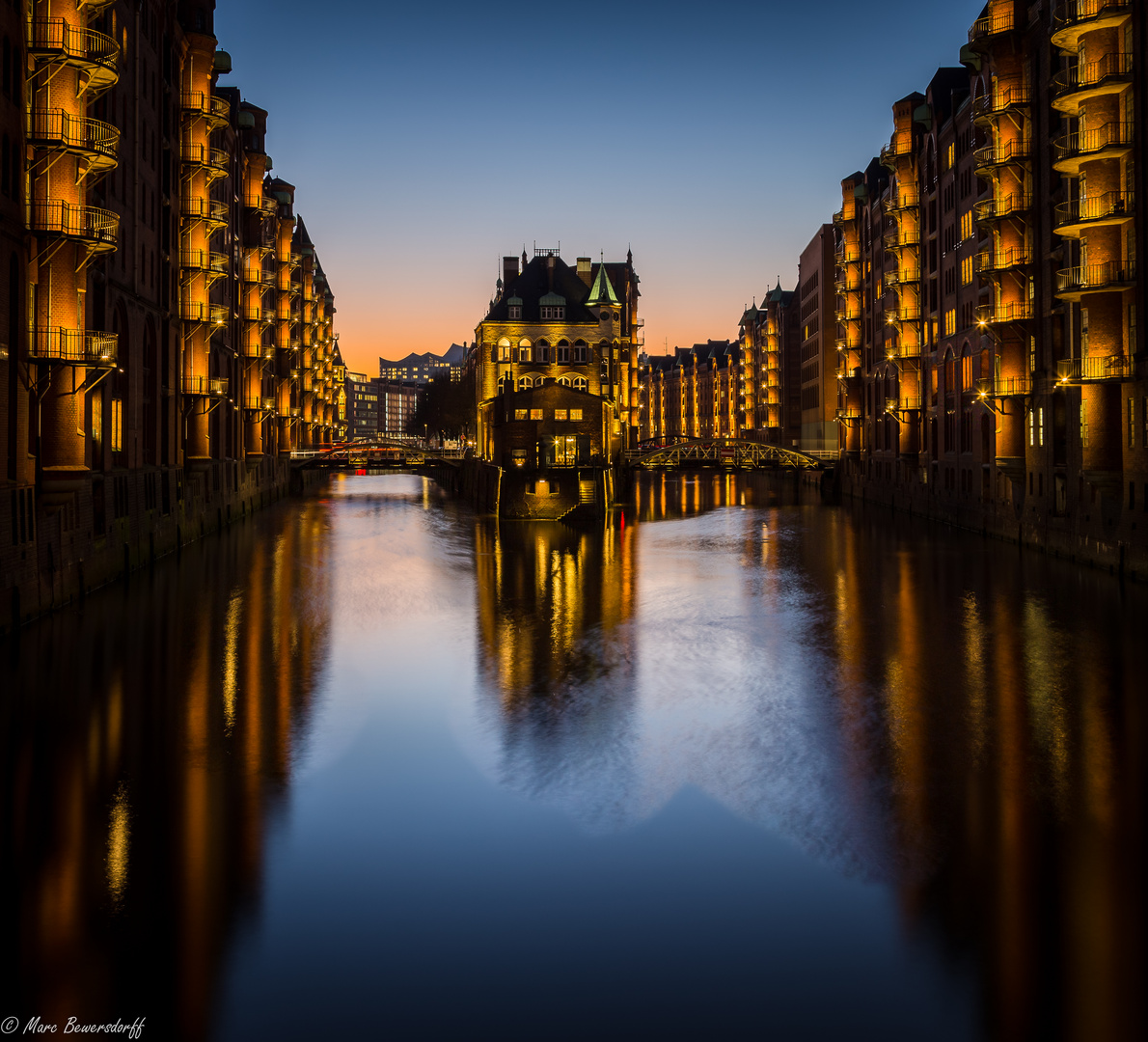 Speicherstadt in der blauen Stunde