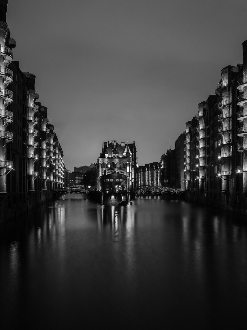 Speicherstadt in schwarz und weiß