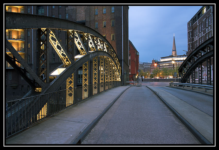 Speicherstadt - on the bridge