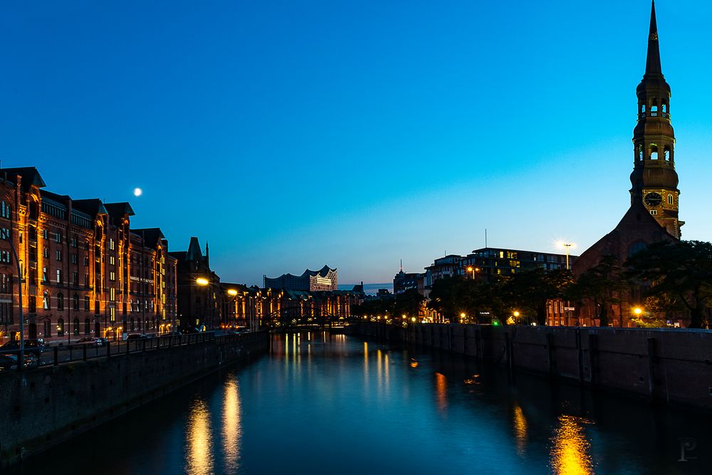 Speicherstadt und Katharinenkirche