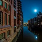 speicherstadt-vollmond bei lichtaus