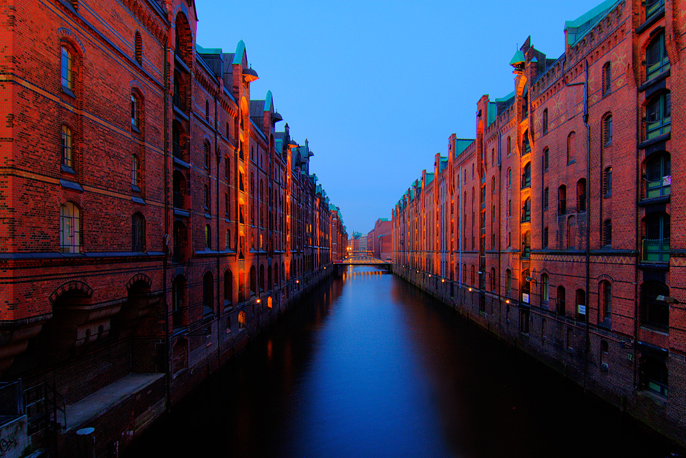 Speicherstadt zur "blauen Stunde"