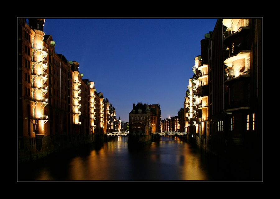 Speicherstadt zur blauen Stunde