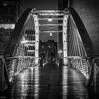Speicherstadtbrücke im Regen