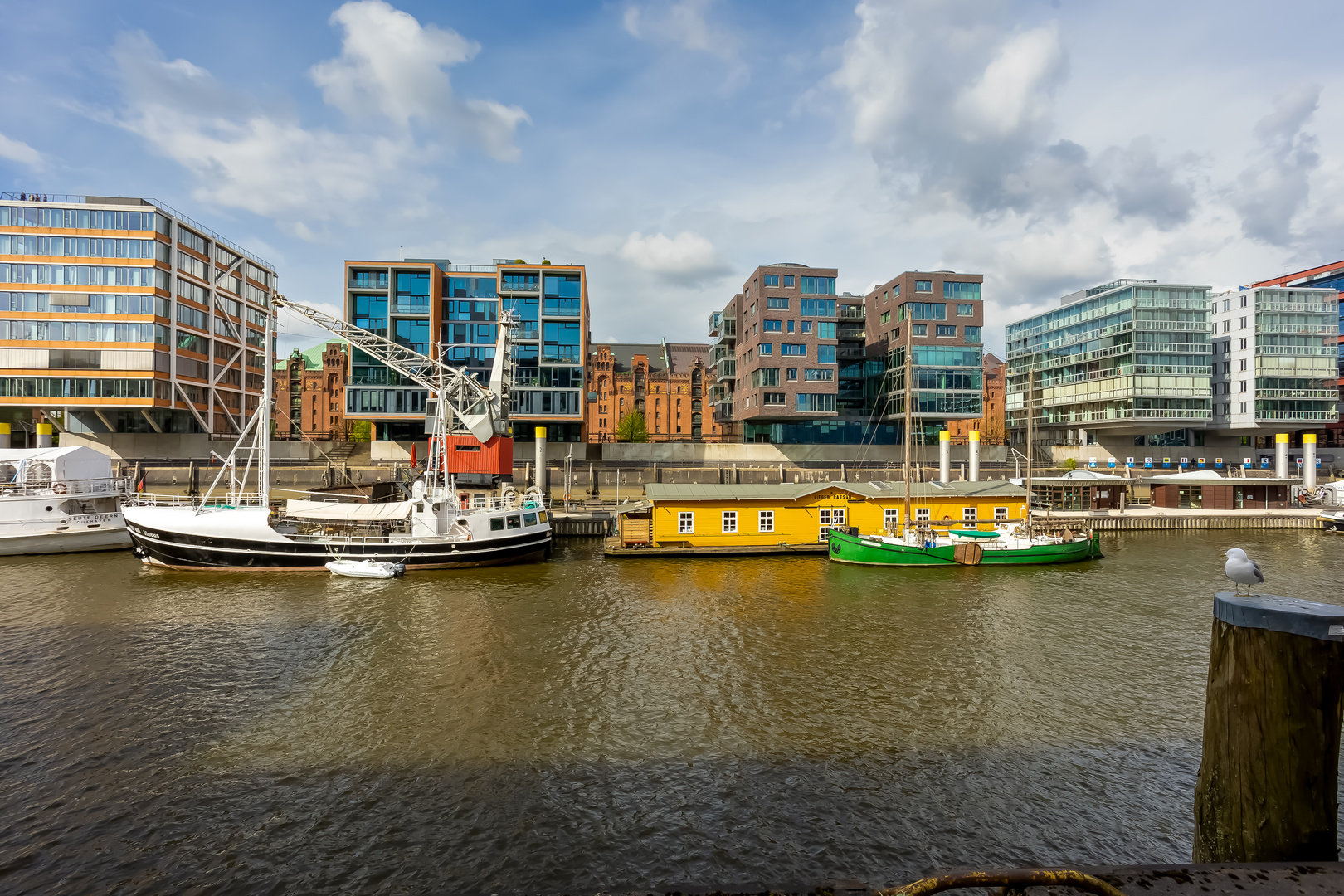 Speicherstadt....Magellanterrassen ....alt trifft auf NEU