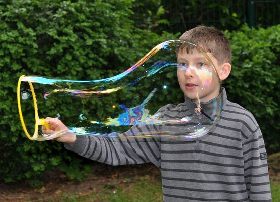 Speil mit Seifenblasen.