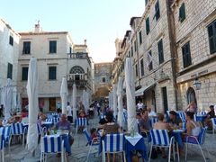 SPEISEN VOR HISTORISCHEN KULISSE-DUBROVNIK