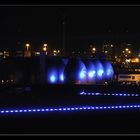 Speisepunkt für blaues Licht im Hafen