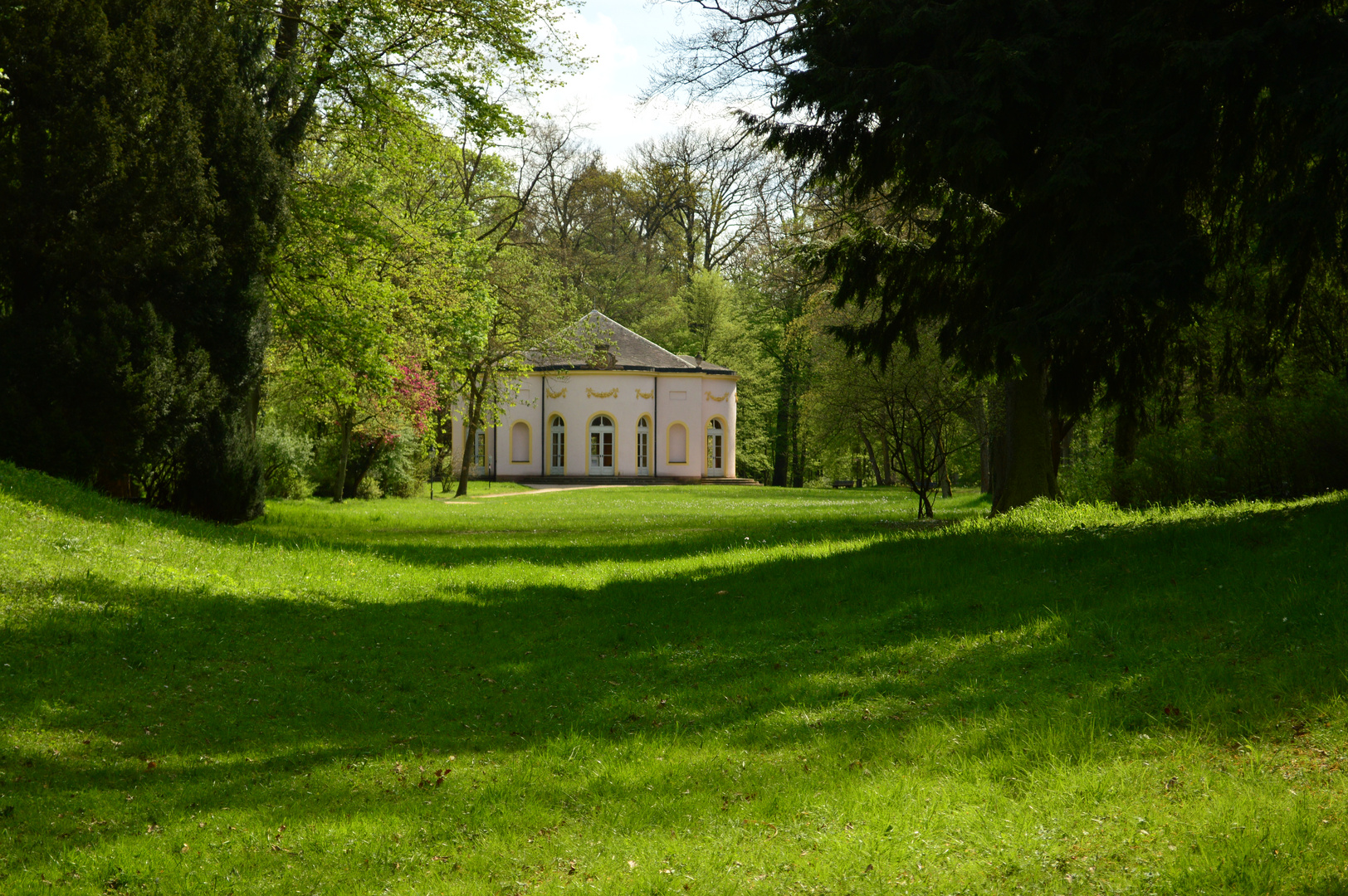 Speisesaal im Park Schönbusch bei Aschaffenburg