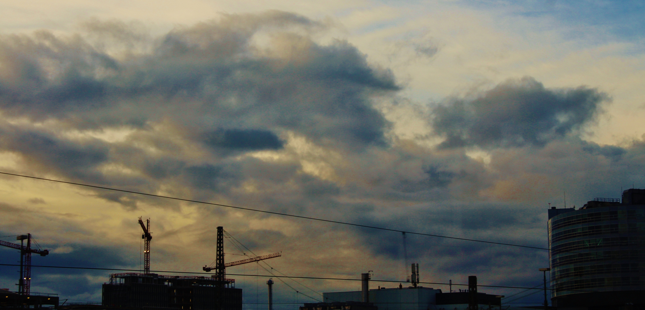 Spektakel am Himmel über Stuttgart s (Baustellen)