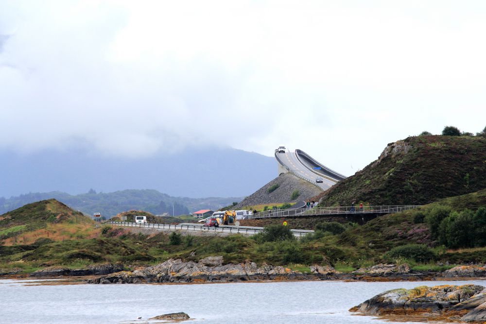 Spektakuläre Brücke an der Atlantikstraße