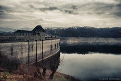 Sperrmauer