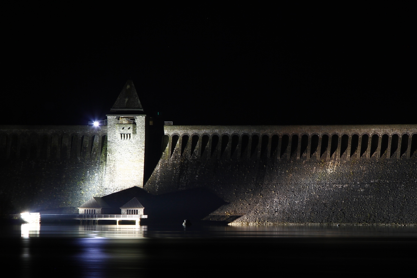 Sperrmauer Möhnesee