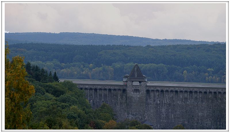 Sperrmauer Möhnesee.........