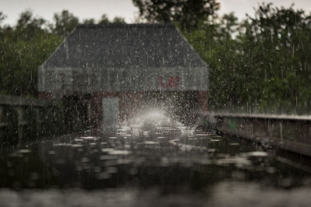 Sperrwerk Heil im Regen