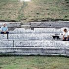 spettatori al teatro sannitico di pietrabbondante