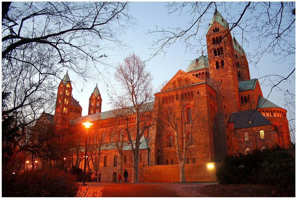 Speyerer Dom im Abendlicht