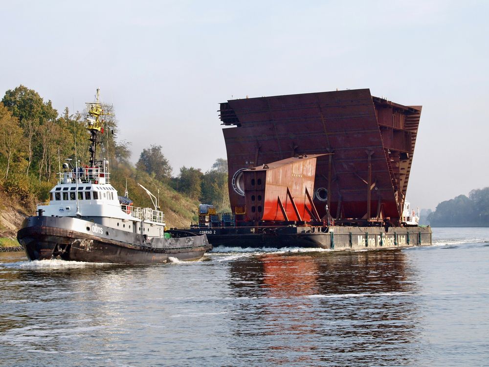 Spezialtransport auf dem Nord-Ostsee-Kanal