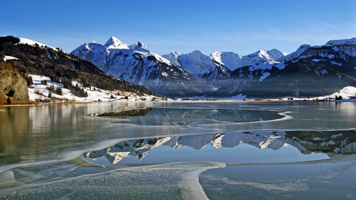 Spezielle Stimmung am Sihlsee bei Einsiedeln (Schweiz)