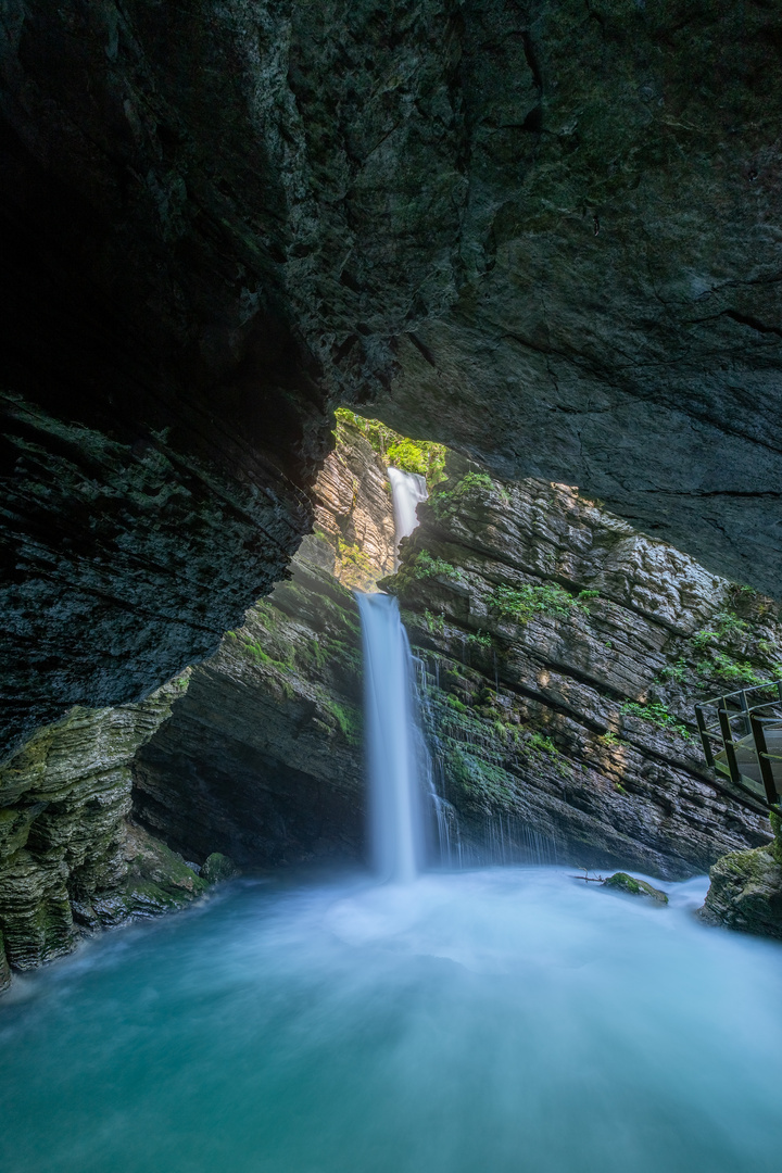 Spezieller Wasserfall in der Ostschweiz 