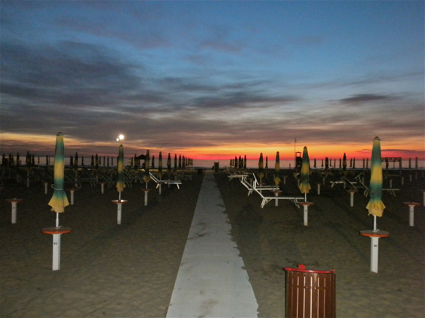 "Spiaggia all'alba"