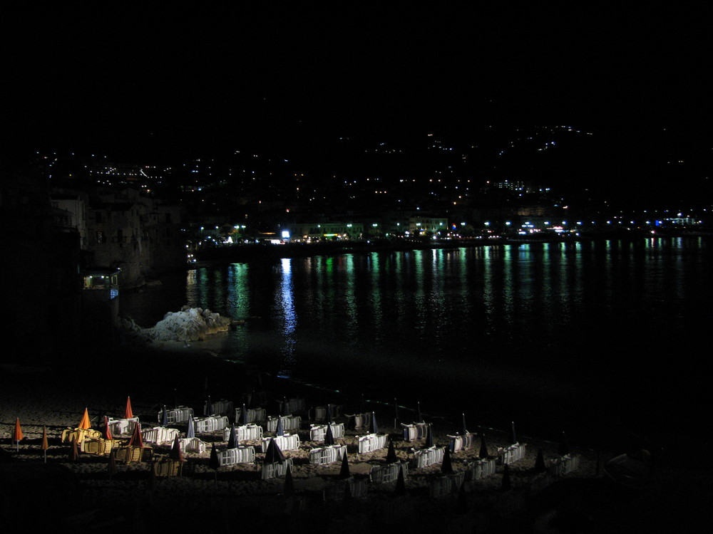 Spiaggia notturna