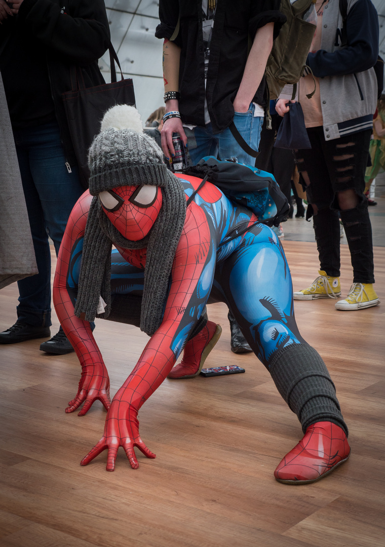 Spiderman im Winterdress