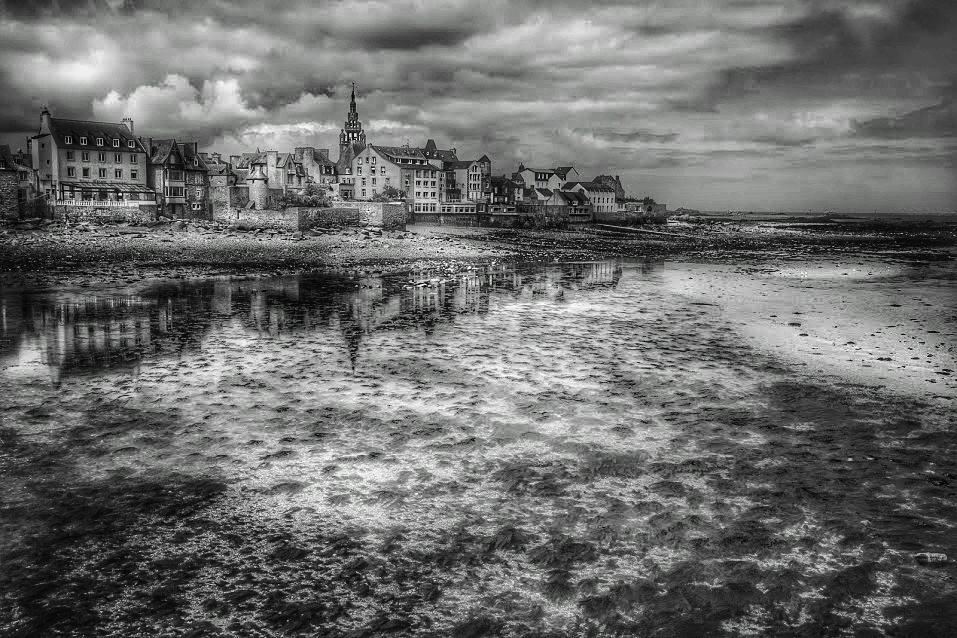 SPIEGEL AM Dienstag  (ROSCOFF SPIEGEL)