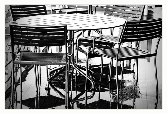 Spiegel dich, du Tisch