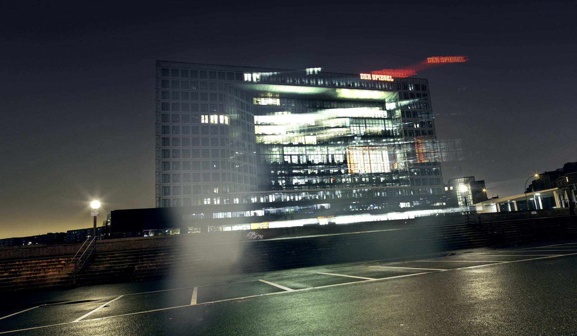 Spiegel Verlagsgebäude Hamburg bei Nacht