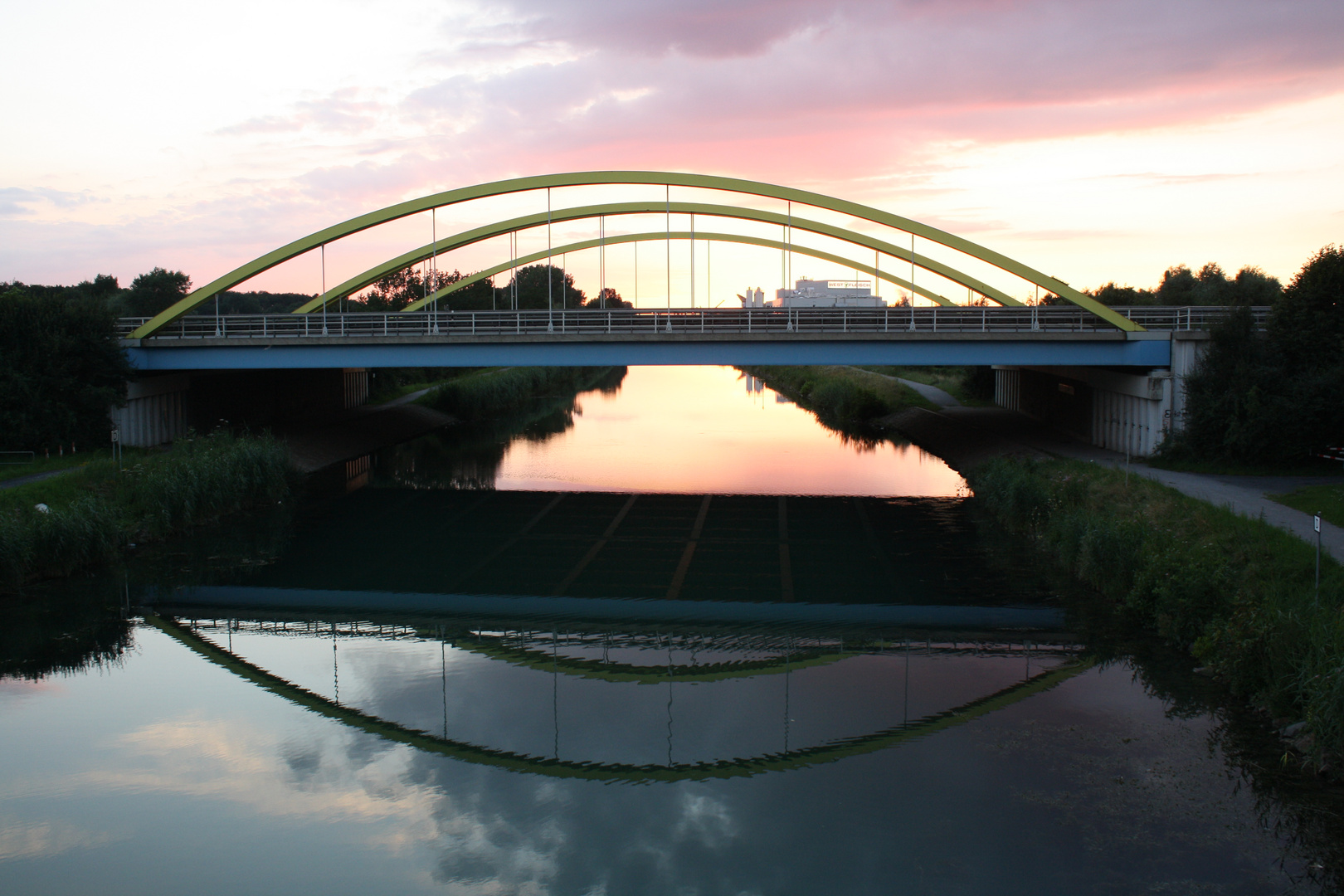 Spiegelbrücke