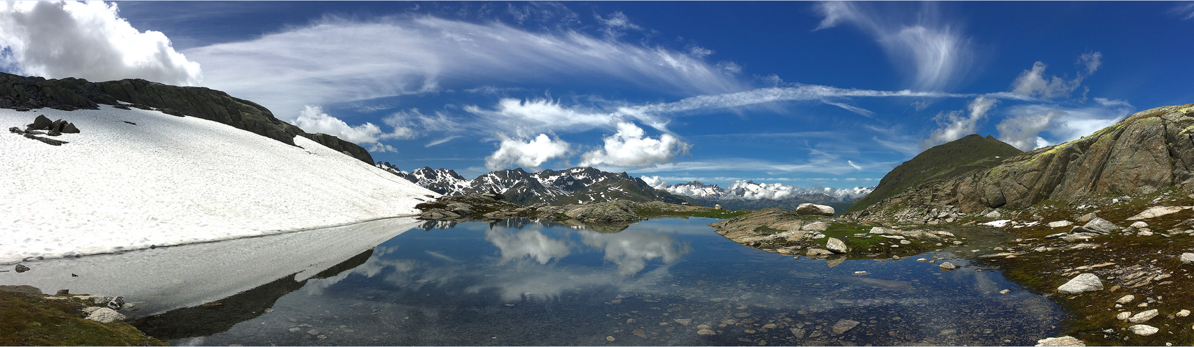 Spiegeldienstagshandypanoramafotoversuchsaufnahme