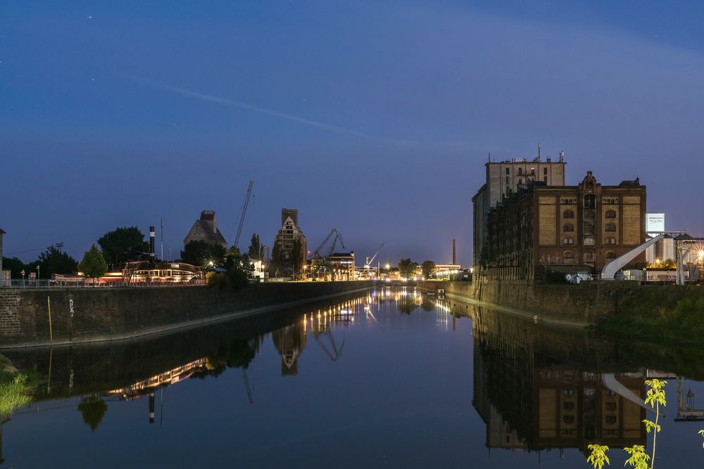 Spiegelei am Hafenbecken